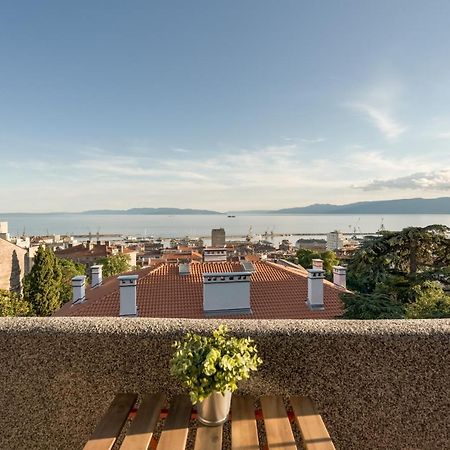 Port Apartment Rijeka Exterior photo