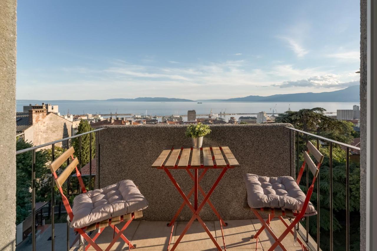 Port Apartment Rijeka Exterior photo