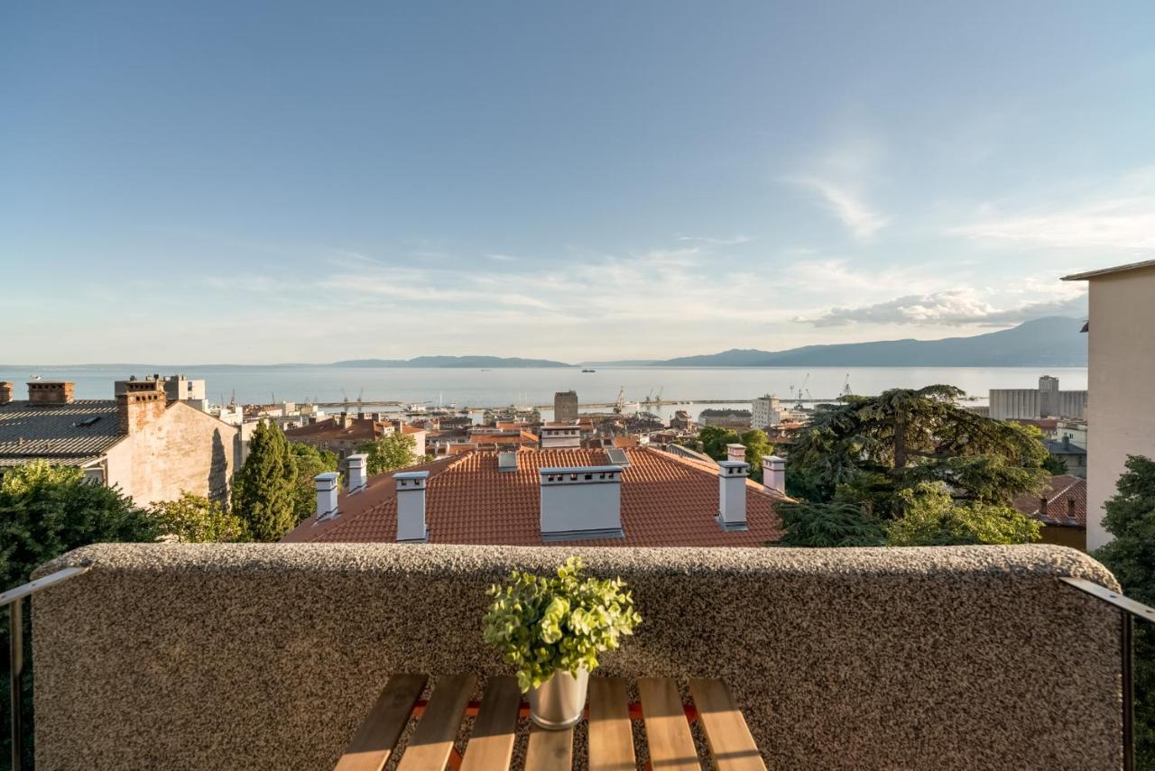 Port Apartment Rijeka Exterior photo